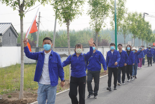海利涿州公司工会组织开展“迎五一•春天健身徒步行”活动